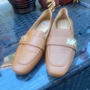 Michael Kora loafers brown sizes 5.5